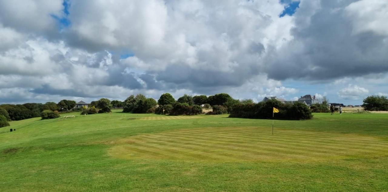 Wheal Prosper- Beautifully Fitted Wooden Lodge Helston Cornwall Bagian luar foto