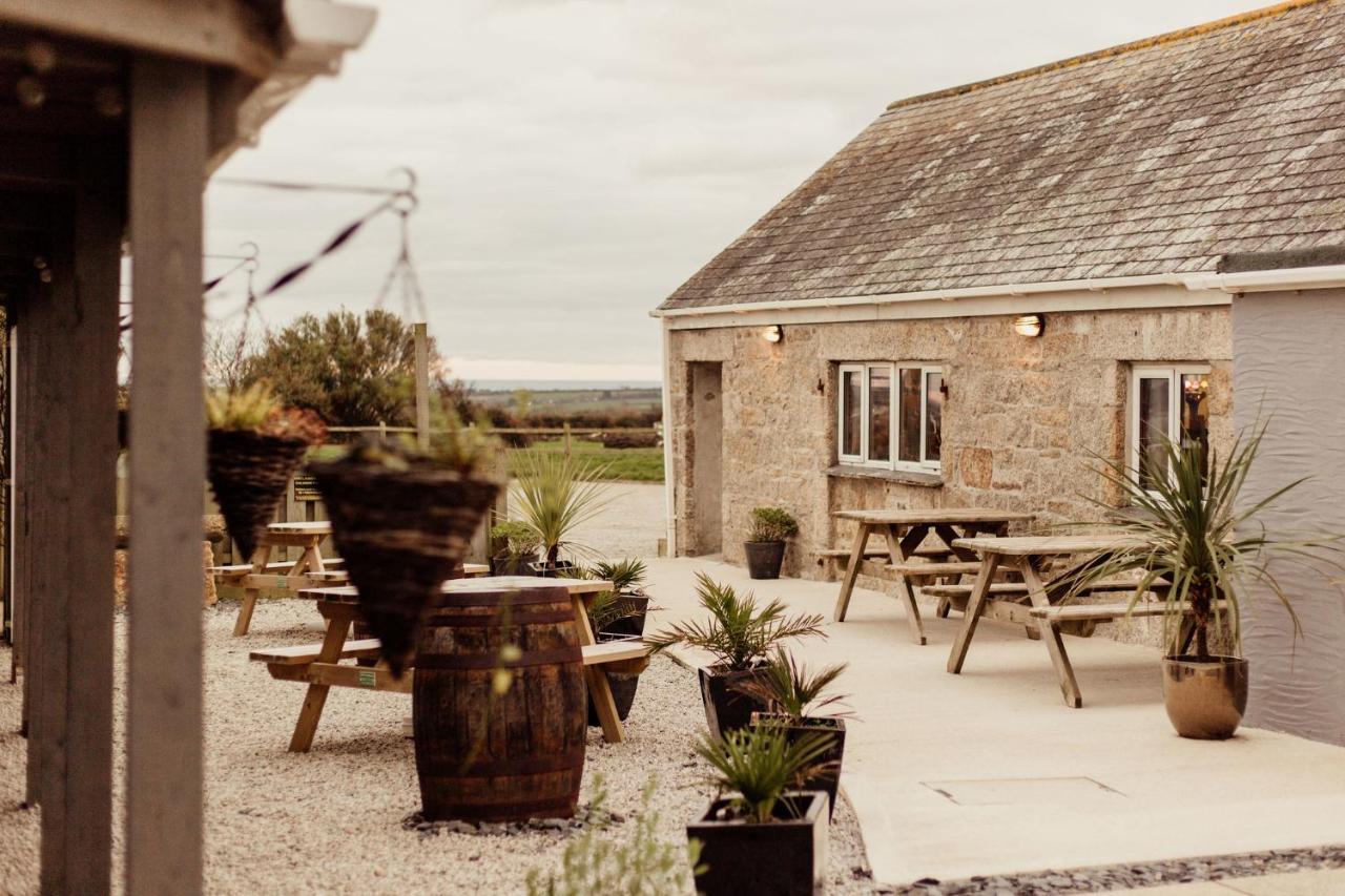 Wheal Prosper- Beautifully Fitted Wooden Lodge Helston Cornwall Bagian luar foto